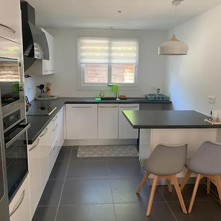 公寓 New Renovated Spacious 2 Bedroom Ac 300m From 胡安莱潘